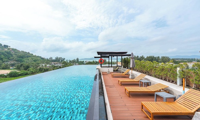 Cherngtalay Apartment | Rooftop Pool Walk to Surin Beach C207