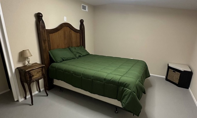 Italy Cabin | Room #3 - sleeps 2 located just 20 mins from the heart of downtown Waxahachie