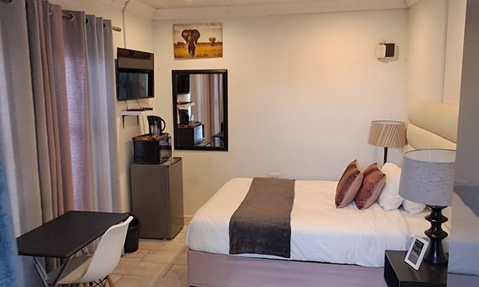 Maseru Bed & Breakfast | Room 3 - Sleeps 2 with Private Bathroom