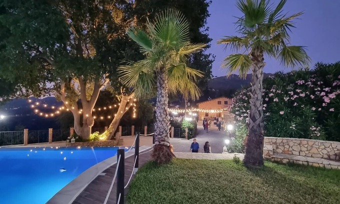 Sant'Angelo di Brolo House | Room 'Arcaloro Resort Rooms Ghiro' with Shared Pool, Wi-Fi and Air Conditioning