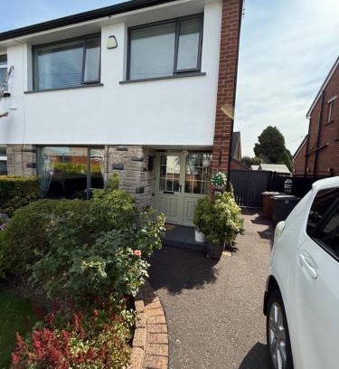 Newtownabbey House | Room at quiet location close to Belfast