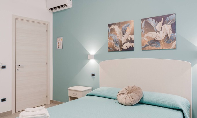 Castelvetrano Apartment | Room 'Camera 2' with Shared Terrace, Wi-Fi and Air Conditioning