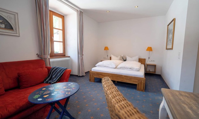 St. Blasien Apartment | Room 'Double Room 2' with Shared Garden and Wi-Fi