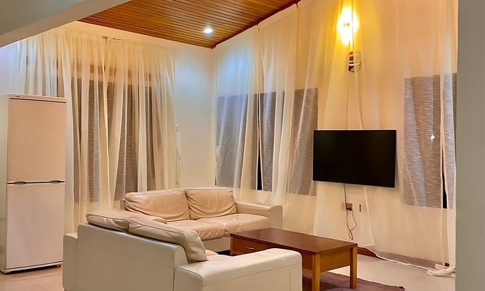 Adenta House | Room-ghouse Room B Ideal For Friends fam