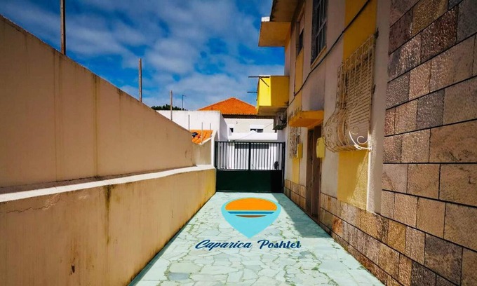 Costa de Caparica Apartment | "room in Guest Room - Caparic Poshtel An Luxury And Posh Style Hostel."