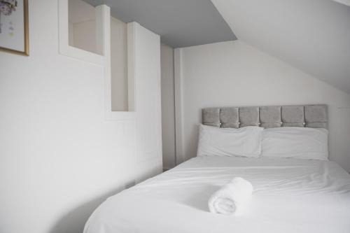 Aylestone House | Room in Guest room - Spacious Double Room in Leicester