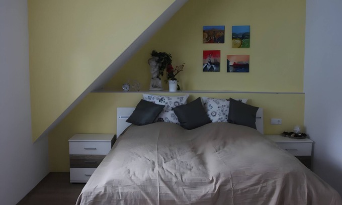 Birstein Apartment | Room 'Provence' with Shared Terrace and Wi-Fi