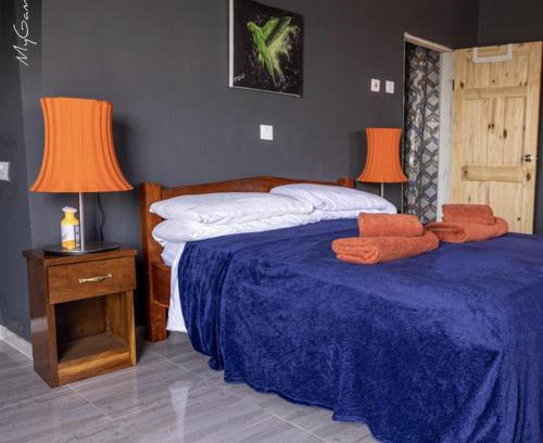 Bakau Apartment | Room - Sleeps 3 - Balcony - Pool - Parking