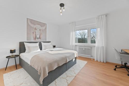 Bad Rappenau Apartment | Roomfall am Kurpark mit Blick ins Grüne-Parkplatz-Waschmaschine-Küche-Wifi