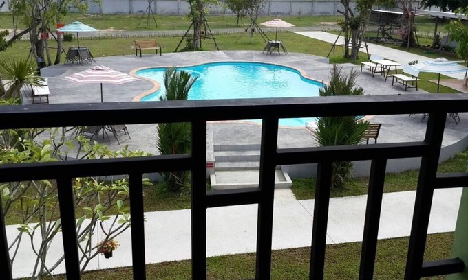 Phanat Nikhom Hotel | RoomQuest Chonburi Phanat Nikhom