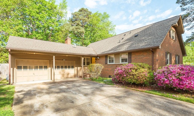 Buckroe Beach House | Roomy Home in Grandview - 2 miles to Buckroe Beach