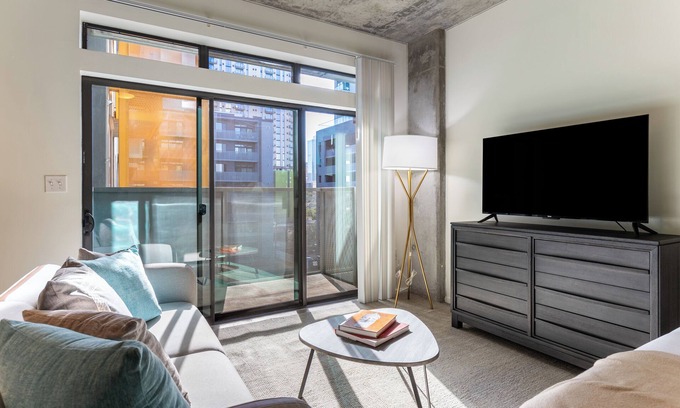 Evans Churchill Apartment | Roosevelt Point