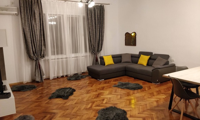 Old City Apartment | Rose Apartment No. 2