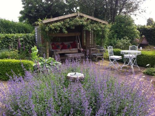 Fourstones Near Bentham Bed & Breakfast | Rose Cottage