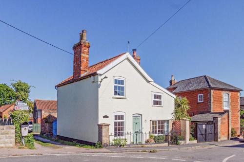 Saxmundham House | Rose Cottage - Saxmundham