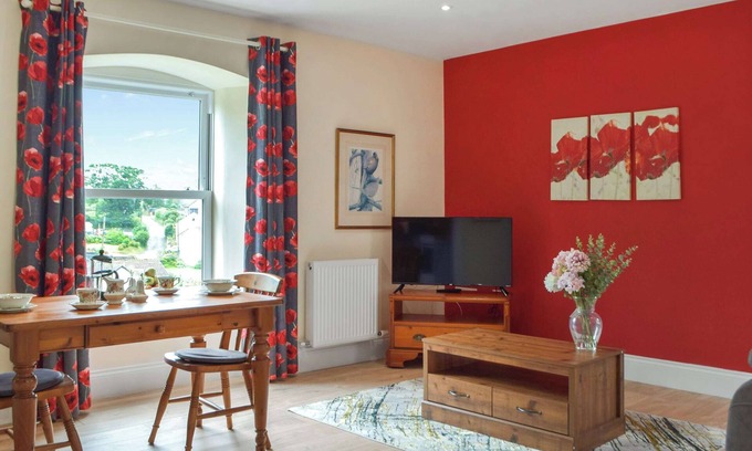 Llanfynydd Cottage | Rose of Sharon - UK47135