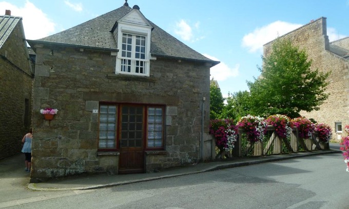 Jugon-les-Lacs-Commune-Nouvelle House | Rosette River