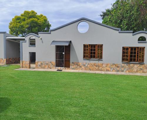 Piet Retief Apartment | Rosies Inn