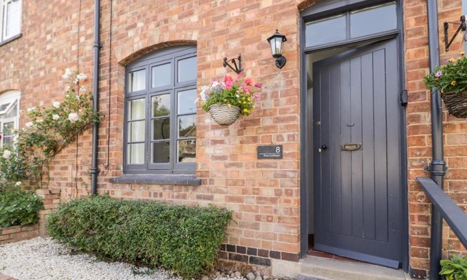 Sedgeberrow House | Ross Cottage