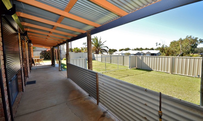 Kalbarri House | Rossy's Retreat - Kalbarri, WA