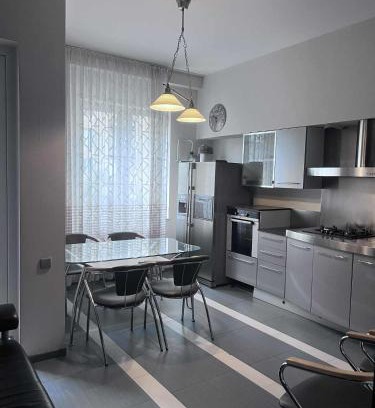 Vake Apartment | Round garden in Vake