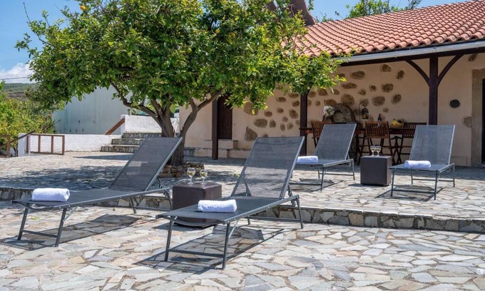 Skouloufia Villa | Roupes Stone House in Roupes