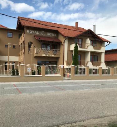Cserkeszolo Hotel | Royal Hotel