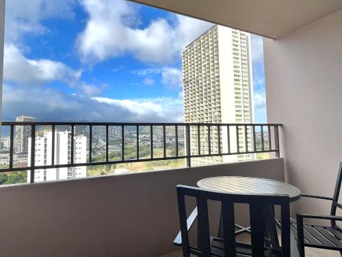 Waikiki House | Royal Kuhio 1705 - Spacious Corner Unit with Stunning Mountain Views in the Heart of Waikiki!