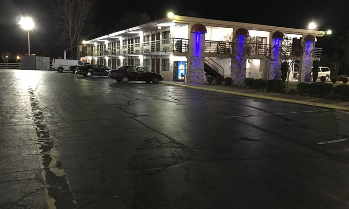 Rock Hill Hotel | Royal Regency Inn