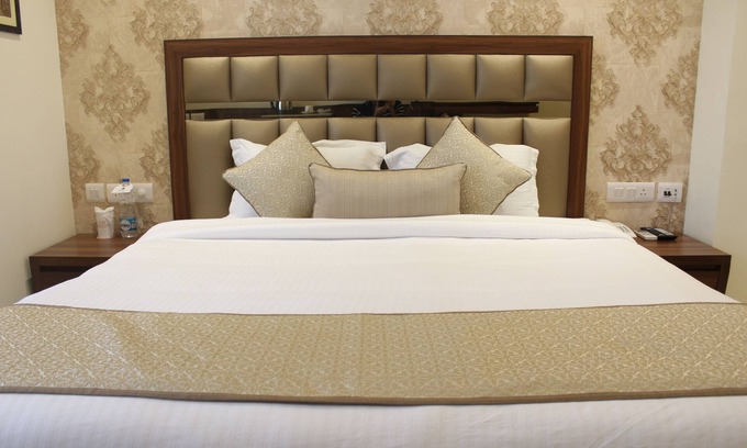 Sushant Lok Hotel | Royal Residence Iffco Chowk