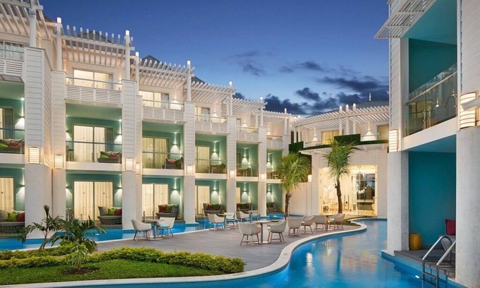 Orange Bay Apartment | Royal Swim-Up Suite w/King Bed, Ocean Views & Direct Pool Access ALL-INCLUSIVE