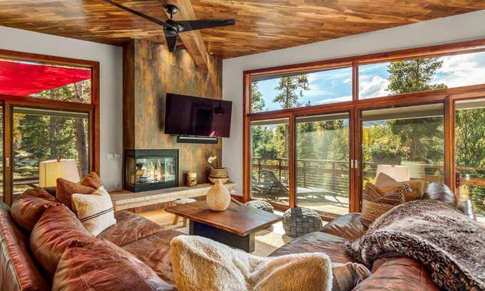 Weisshorn House | Royal Tiger Retreat