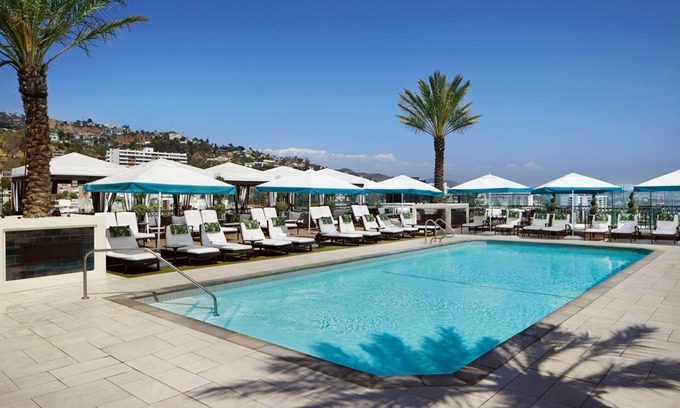 Norma Triangle Hotel | Royal Vista Suite at The London West w/Rooftop Pool Near Beverly Hills