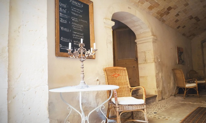 Tarascon House | Rue du Château
