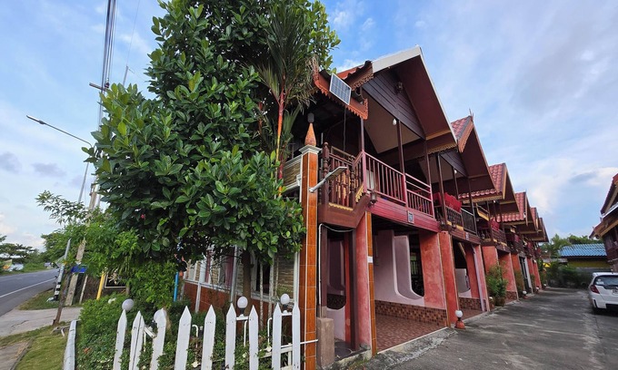 Songkhla Hotel | Ruean Mai Chaylay Songkhla