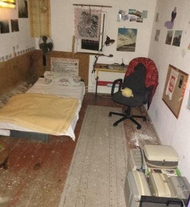 Lichtenwalde Cabin | Ruhig und spartanisch Wohnen im Denkmal