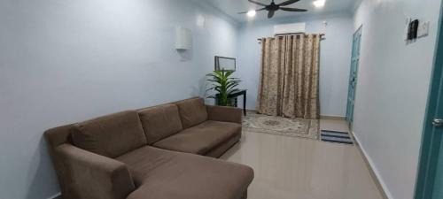 Kuantan Apartment | Rumah Biru Homestay