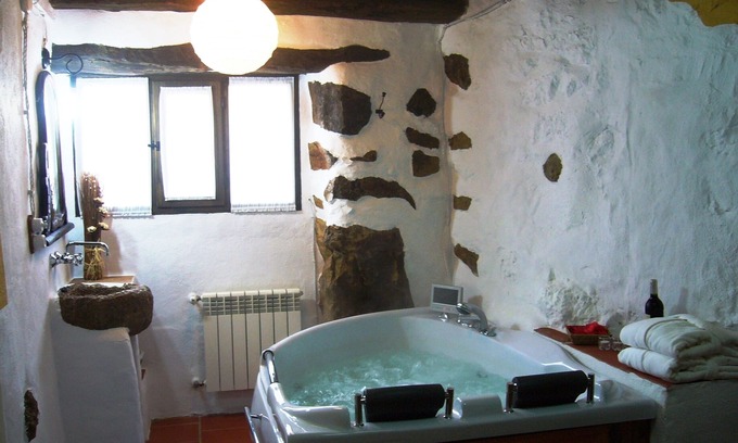 La Torre d'En Besora Cottage | Rural house for family stays