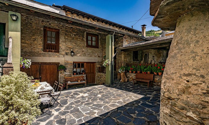 Posada de Rengos House | Rural House 'Casa Mario' with Mountain Views, Garden and Wi-Fi