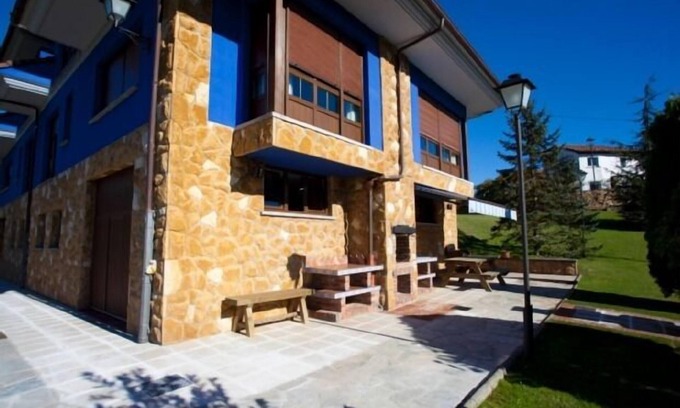 Villamayor Ski Chalet | Rural house (full rental) El Pongallin for 12 people