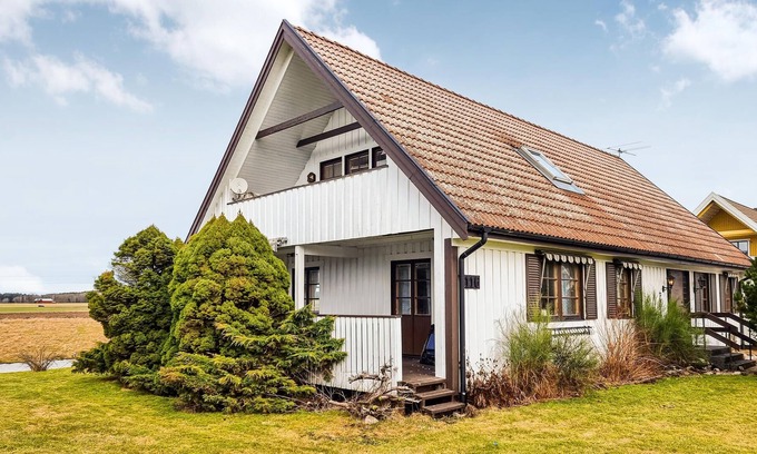 Norra Skara House | Rural idyll near the lake Vänern.