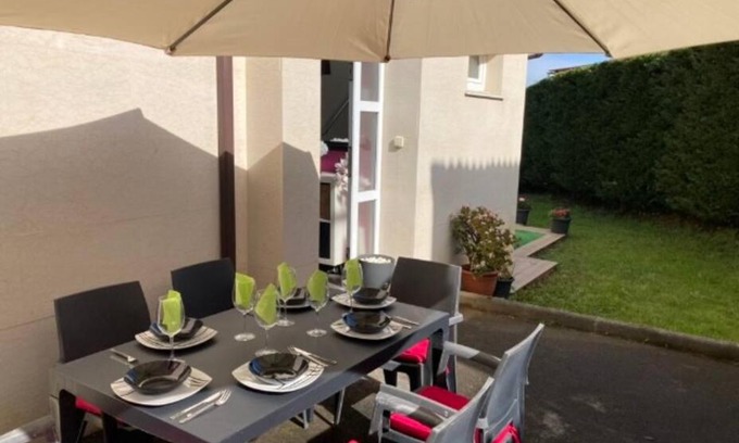 Cartes House | RURAL3MIJAROJOS casa con jardin y piscina privada en el centro de Cantabria