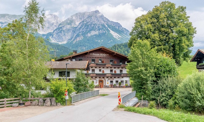 Scheffau am Wilden Kaiser House | Rustic Tyrolean guesthouse only 300m to ski lift