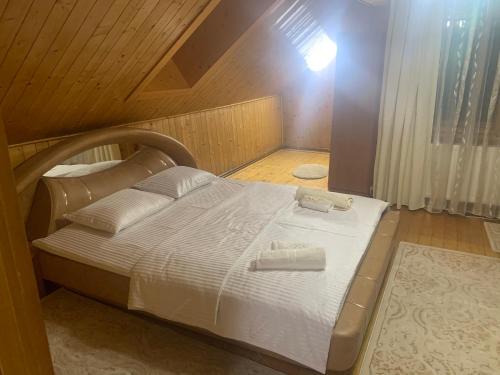 Moisei Apartment | Rustic Apartament
