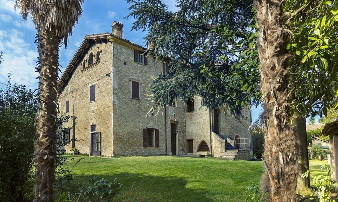 Modigliana House | Rustic apartment with swimming pool