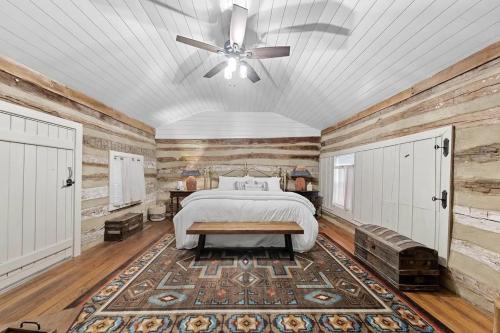 Augusta House | Rustic Augusta Cabin
