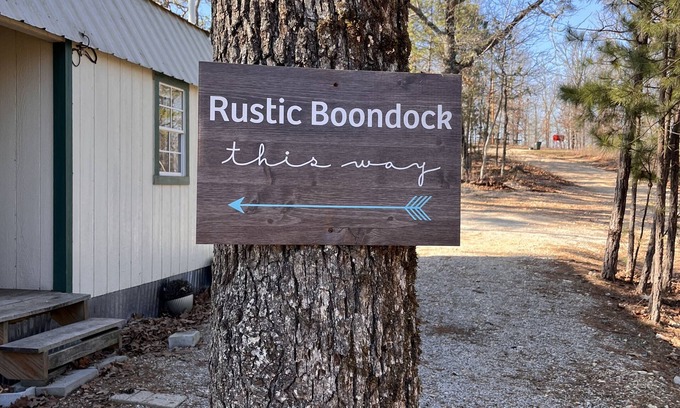 Eureka Springs Cabin | Rustic Boondock - Peaceful tiny home on 143 acres!