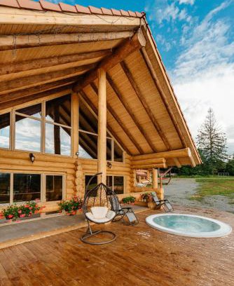 Calatele Ski Chalet | Rustic Chalet