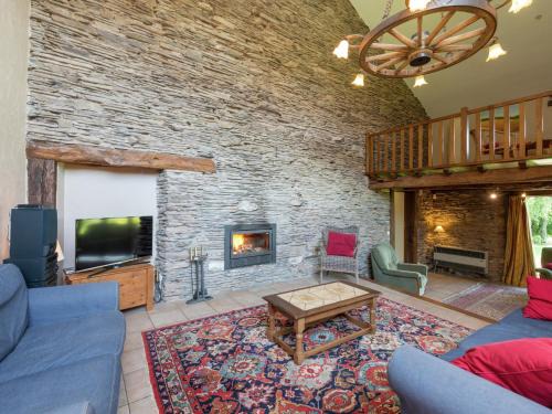 Lierneux House | Rustic Cottage in Jevigné