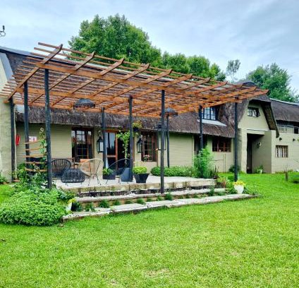 uMngeni House | Rustic Farmhouse, Curry's Post - SOLAR POWERED